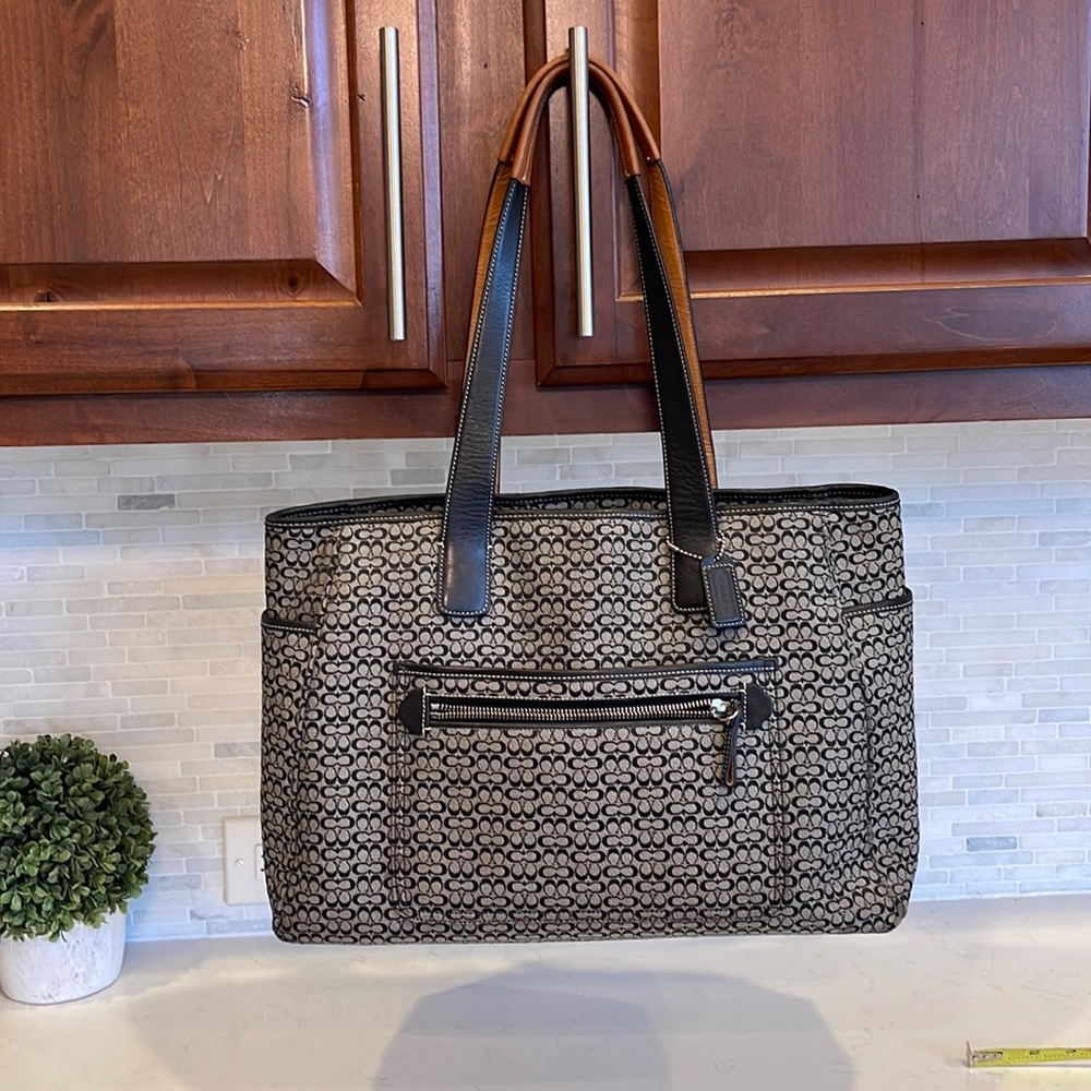 COACH Purse - used but still in great condition